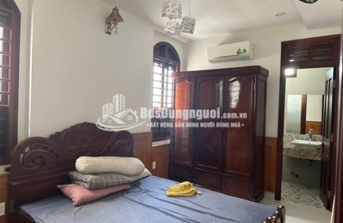 BÁN BIỆT THỰ GỖ CAO CẤP 200M2 4 TẦNG GIÁP QUẬN 8, QUẬN 7 HƯỚNG RA NGUYỄN VĂN LINH, PHẠM HÙNG